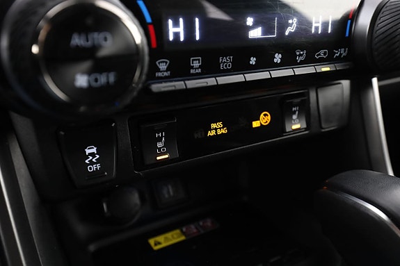Toyota RAV4 26 of 30