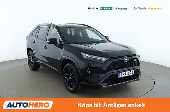 Toyota RAV4 8 of 30