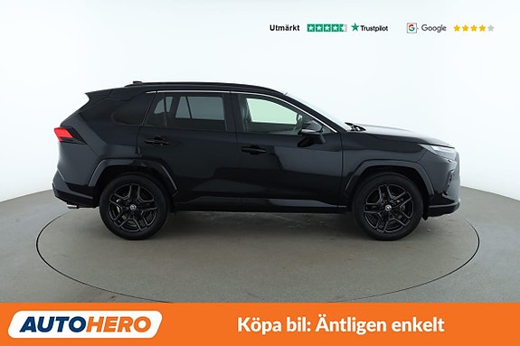 Toyota RAV4 7 of 30