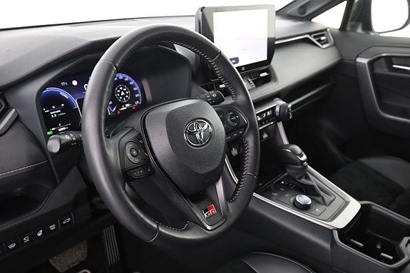 Toyota RAV4 12 of 30