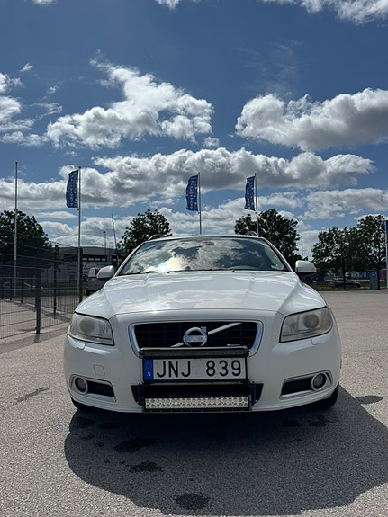 Volvo V70 5 of 5