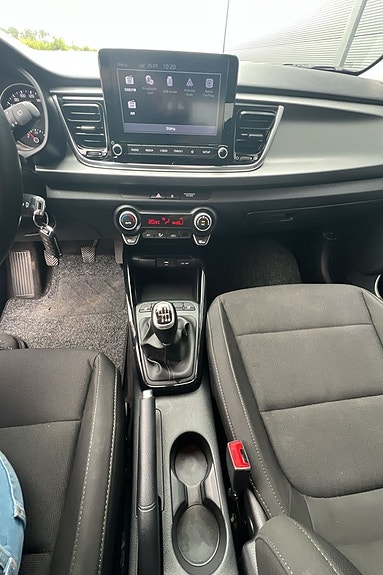Kia Rio 10 of 13