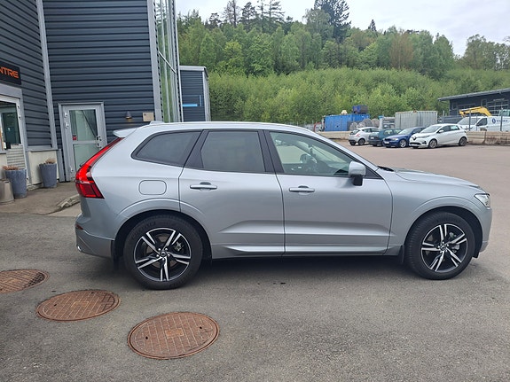 Volvo XC60 2 of 4