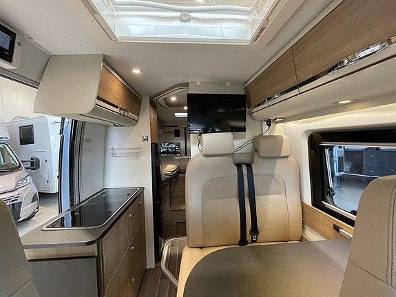 Adria Twin 640 SLX /Långbäddar/Dragkrok/Solcell 5 of 16