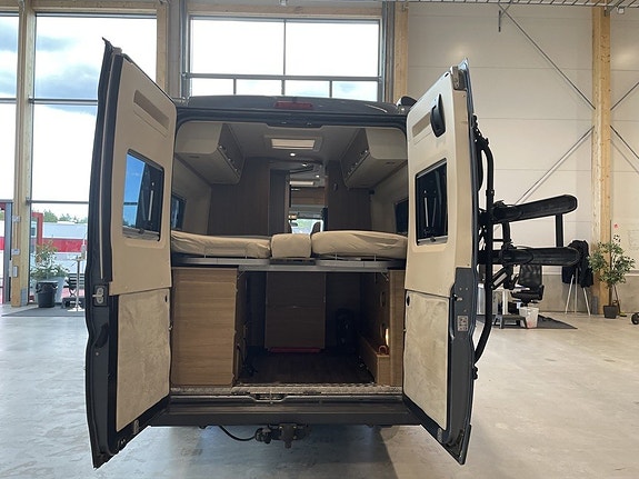Adria Twin 640 SLX /Långbäddar/Dragkrok/Solcell 3 of 16