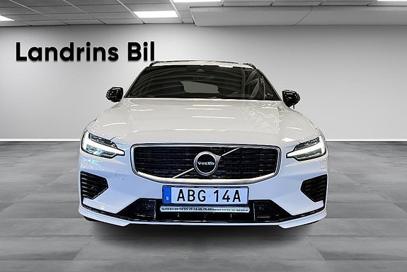 Volvo V60 2 of 5