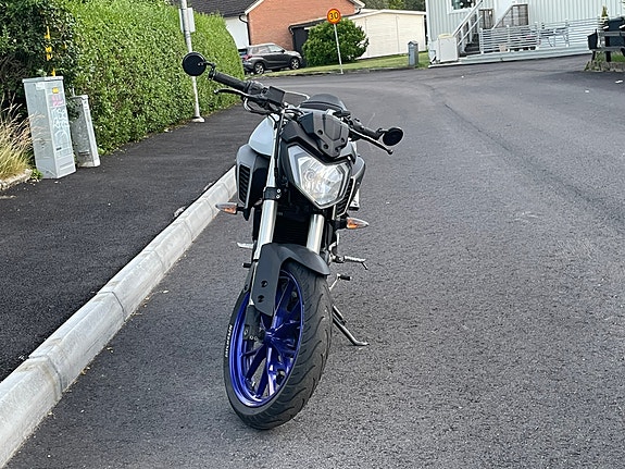 Yamaha MT-125 3 of 8