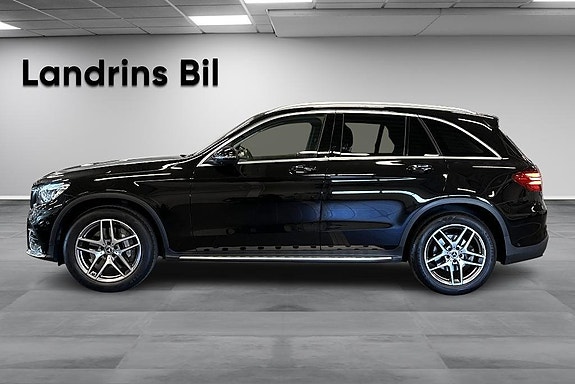 Mercedes-Benz GLC300 4 of 5