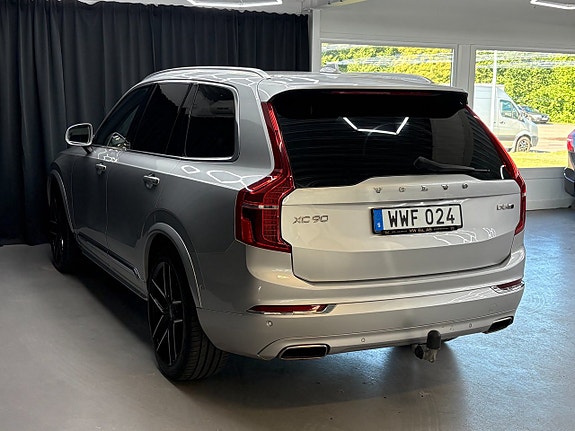 Volvo XC90 3 of 5