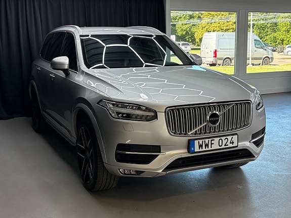 Volvo XC90 2 of 5