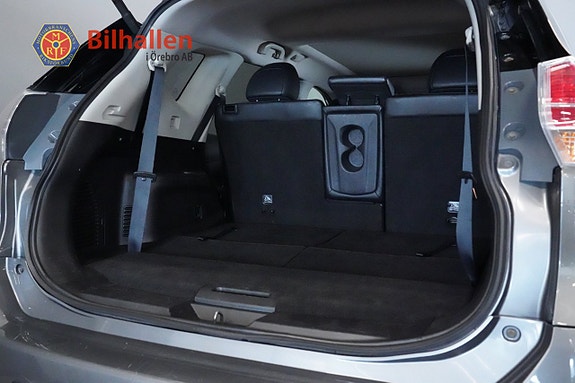 Nissan X-Trail 18 of 23