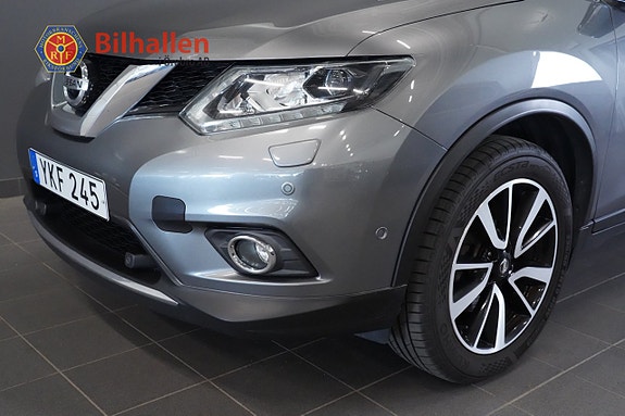 Nissan X-Trail 2 of 5
