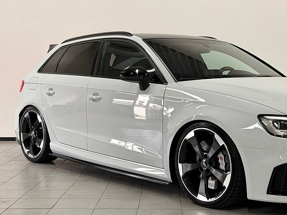 Audi RS3 2 of 5