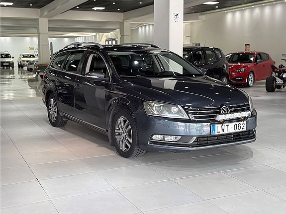 Volkswagen Passat 3 of 5