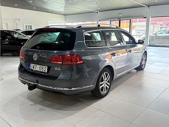 Volkswagen Passat 2 of 5