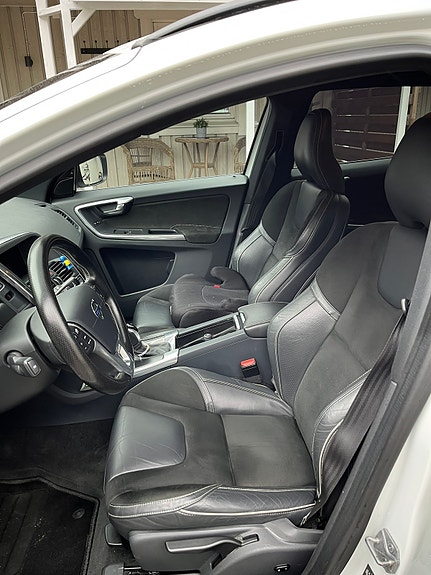 Volvo XC60 3 of 5