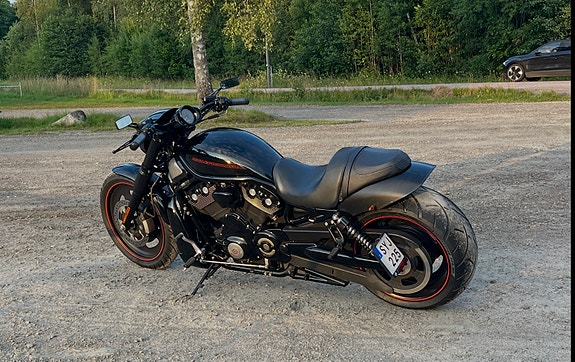 Harley-Davidson VRSCDX V-Rod 2 of 5