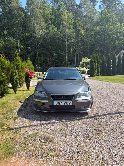Volvo S60 2 of 5