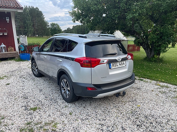 Toyota RAV4 3 of 3