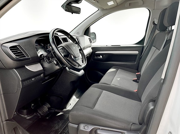 Peugeot Traveller 7 of 15