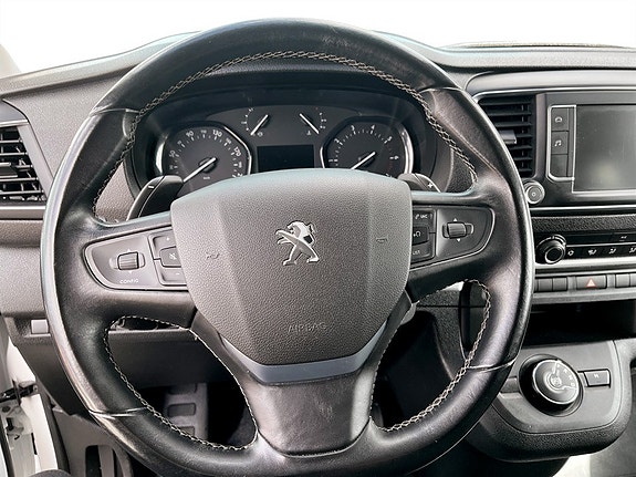 Peugeot Traveller 8 of 15
