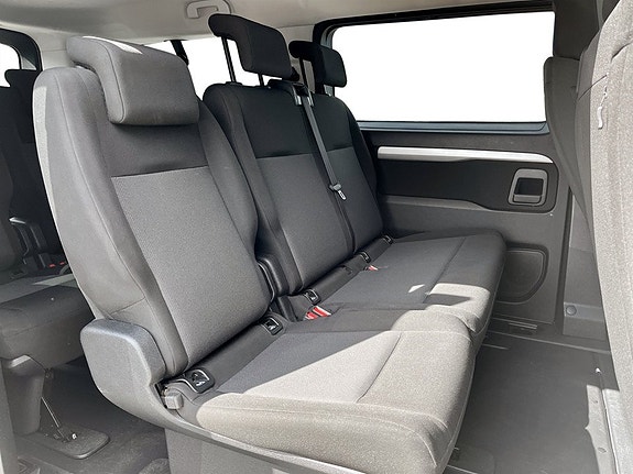 Peugeot Traveller 13 of 15