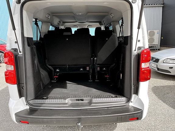 Peugeot Traveller 15 of 15