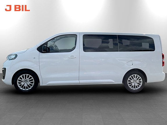 Peugeot Traveller 4 of 5