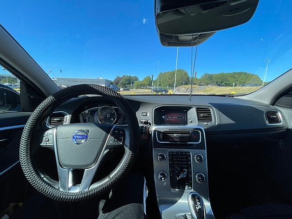 Volvo V60 Cross Country 10 of 12