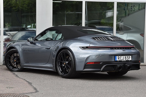 Porsche 911 Carrera GTS 15 of 30