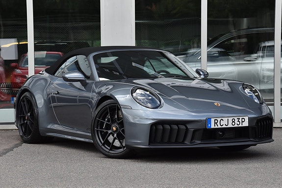 Porsche 911 Carrera GTS 6 of 30