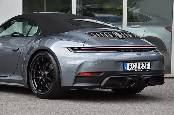 Porsche 911 Carrera GTS 16 of 30