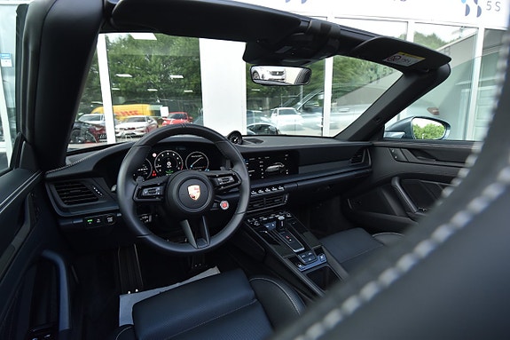 Porsche 911 Carrera GTS 23 of 30