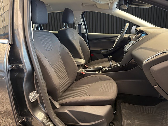 Ford Focus 12 of 22