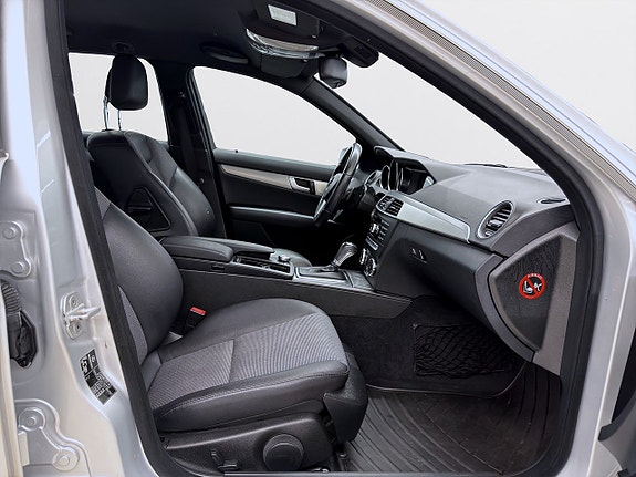 Mercedes-Benz C220 14 of 15