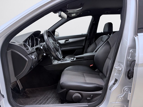 Mercedes-Benz C220 7 of 15