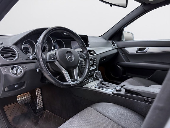 Mercedes-Benz C220 8 of 15