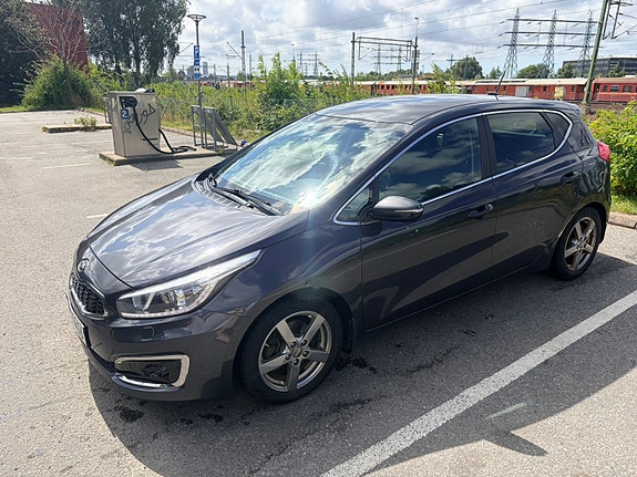 Kia Ceed 3 of 5