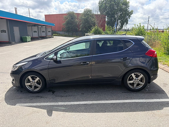Kia Ceed 4 of 5