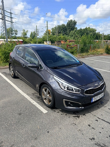 Kia Ceed 2 of 5