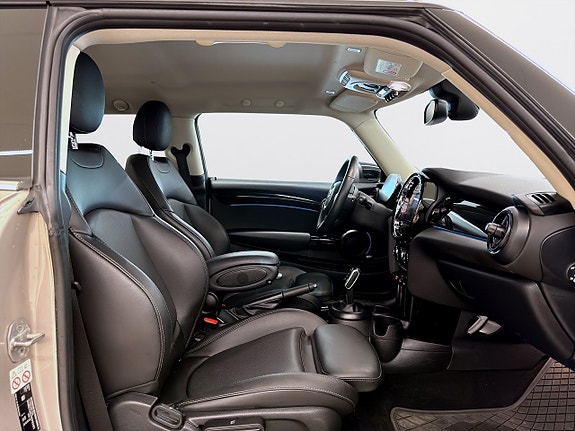 MINI Cooper S 10 of 14