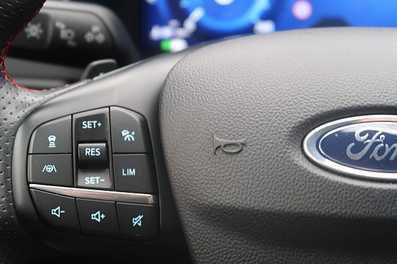Ford Kuga 10 of 21