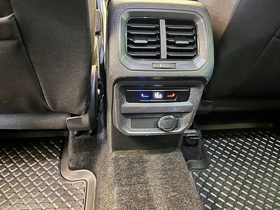 Volkswagen Tiguan 10 of 12