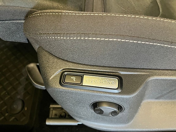 Volkswagen Tiguan 8 of 12
