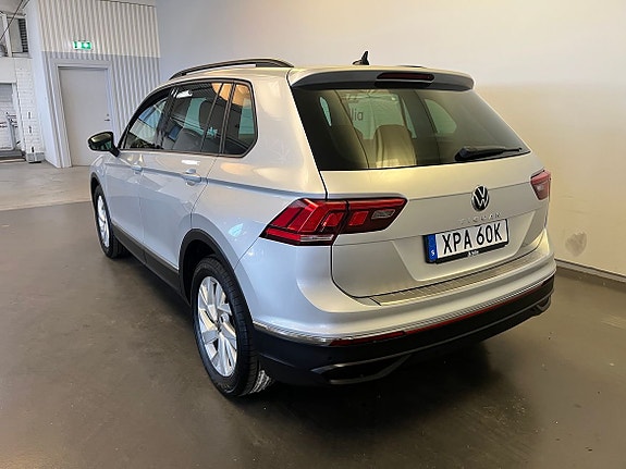 Volkswagen Tiguan 3 of 12