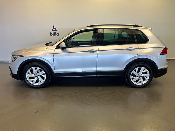 Volkswagen Tiguan 2 of 12