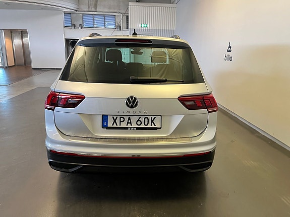 Volkswagen Tiguan 4 of 12