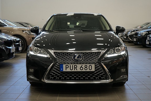 Lexus CT200h 3 of 13