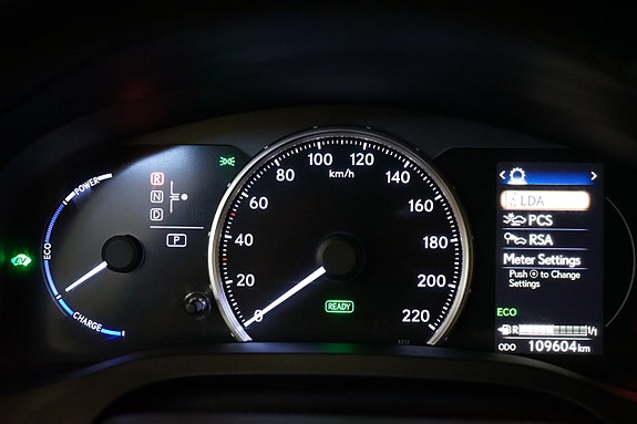 Lexus CT200h 12 of 13