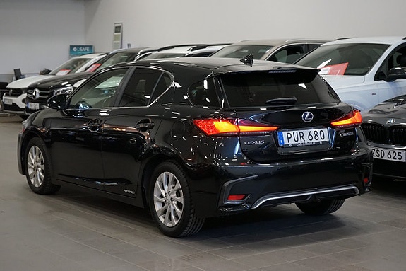 Lexus CT200h 4 of 13